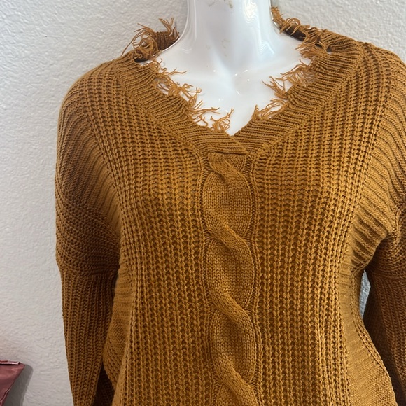 Distressed Sweater - Picture 2 of 4